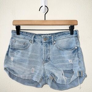 Bullhead Denim Light Wash Mid Rise Girlfriend Jean Shorts size 26